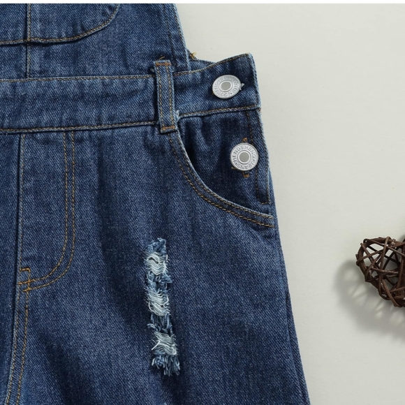 NWT Toddler Flared Distressed Denim Overalls Size 90 (2T/3T) - Picture 6 of 7